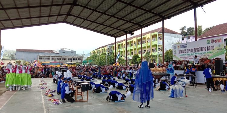 Borong Piala, SDN Jatisawit 02 Bumiayu Juara Umum Brebes Open Marching Band 2022