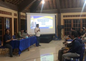 Sarasehan, Fadholi Himbau masyarakat Untuk Ikut Berpartisipasi Menjaga Demokrasi